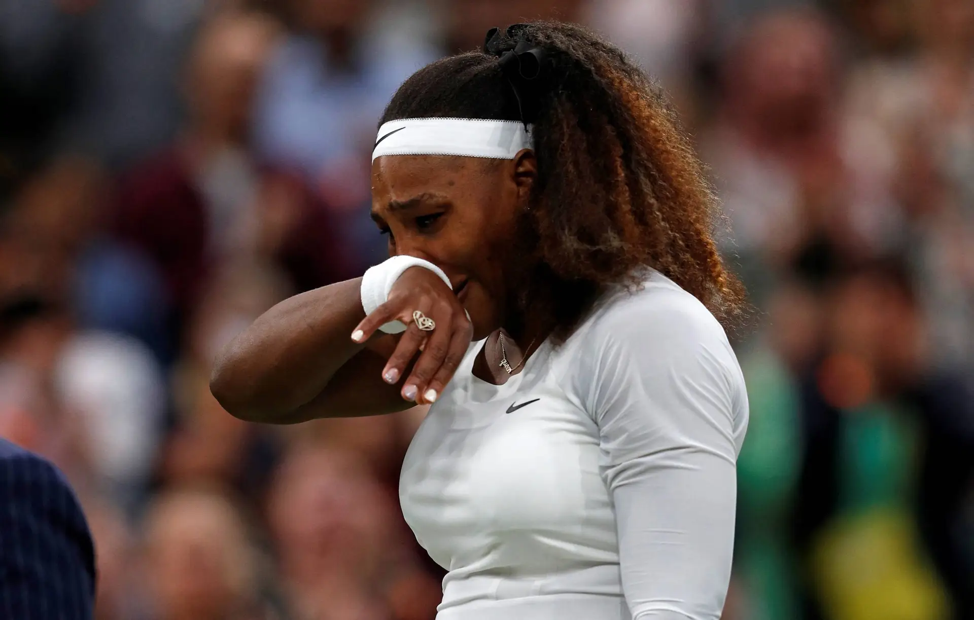 Serena Williams enfrenta revés em seu retorno às simples no torneio de Wimbledon