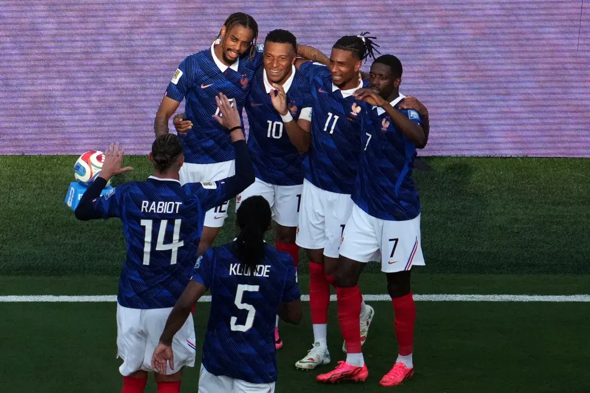 França domina Suécia com brilho de Mbappé e avança na Copa do Mundo