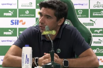 Abel Ferreira prioriza elenco atual após negociação frustrada por Danilo