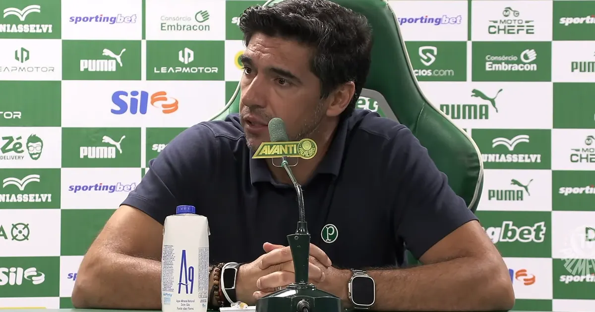 Abel Ferreira prioriza elenco atual após negociação frustrada por Danilo