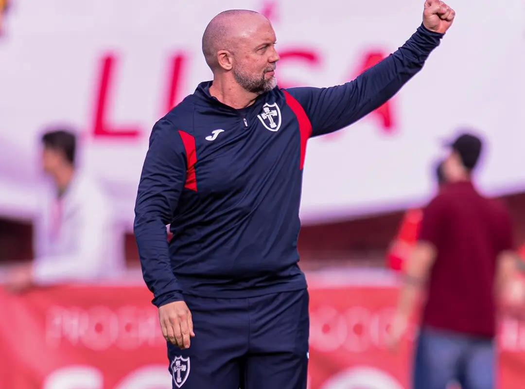 Ademir Fesan e comissão técnica são desligados da Portuguesa após queda na Série D