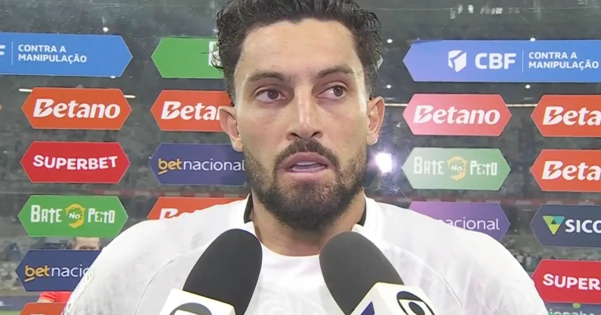 Alex Telles celebra centenário no Botafogo com vitória decisiva no Mineirão