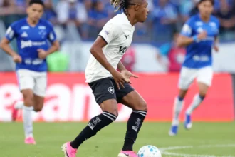 André Hernan rebate críticas sobre negociação de Danilo e aponta origem de boato