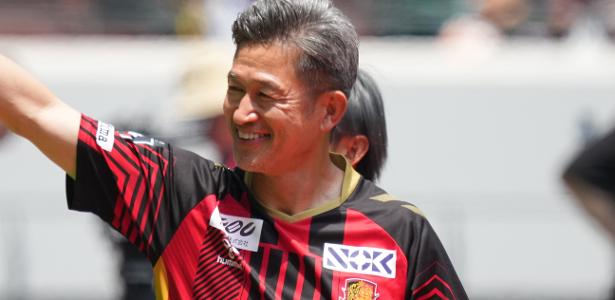 Aos 59 anos, Kazu Miura marca gol histórico e garante classificação no Japão