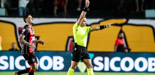Arbitragem de Vitória e Palmeiras gera críticas sobre falta de critério