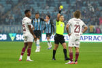 Arbitragem marca impedimento e anula gol do Fluminense contra o Grêmio