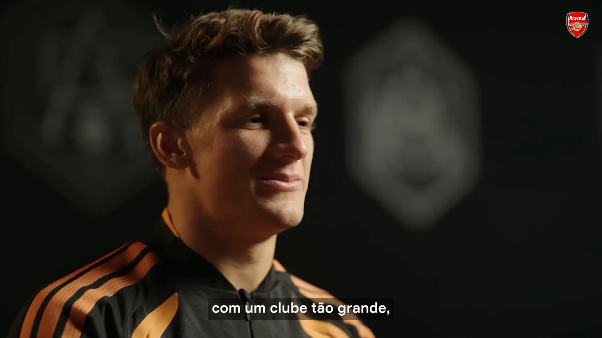Arsenal oficializa a chegada do atacante Christos Tzolis para a temporada