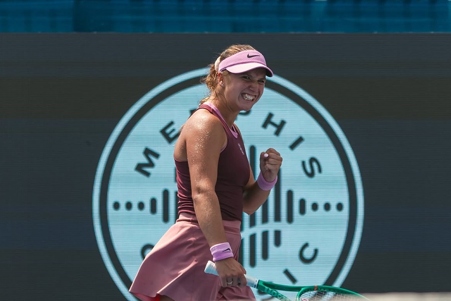 Ascensão precoce: tenista russa de 16 anos brilha e avança às quartas de final em Memphis