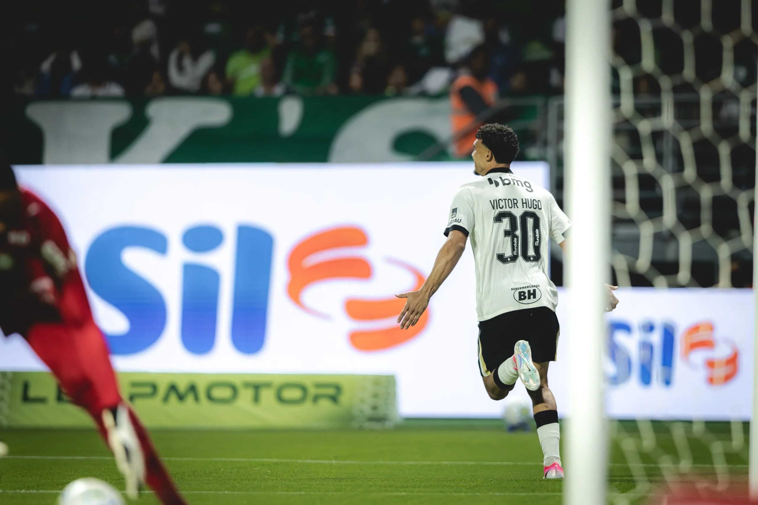 Atlético-mg vence Palmeiras no Nubank Parque e acirra disputa pela liderança