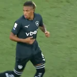 Bastidores revelam crise entre empresários de Danilo e diretoria do Botafogo