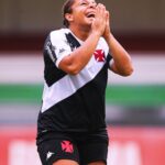 Bea celebra retorno ao Vasco após longo período de recuperação