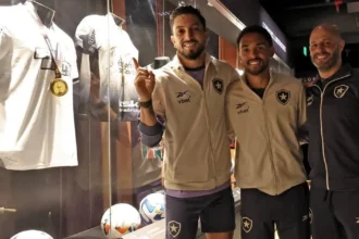 Botafogo encara Artur Jorge em duelo decisivo contra o Cruzeiro no Mineirão