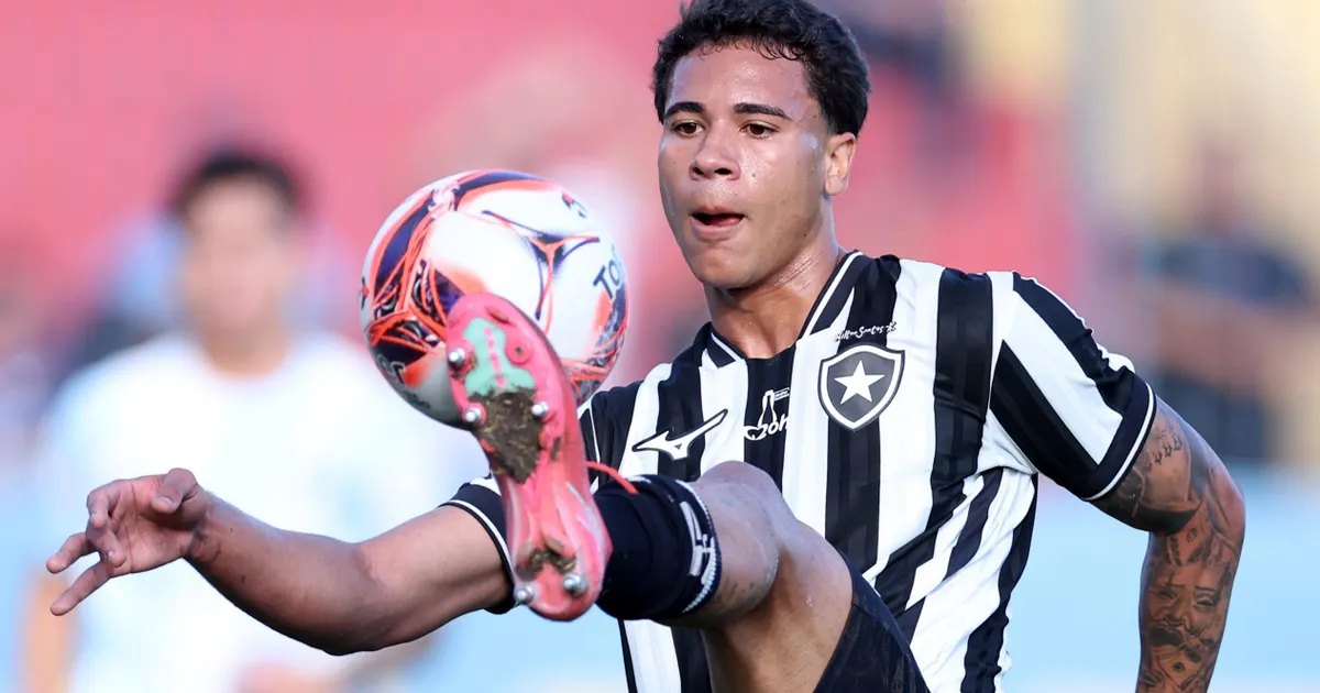 Botafogo estende vínculo de empréstimo do lateral Gabriel Abdias