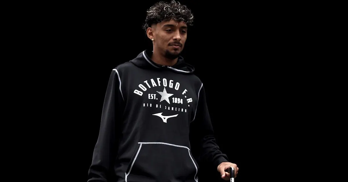Botafogo estreia agasalho da Mizuno em viagem decisiva contra o Cruzeiro