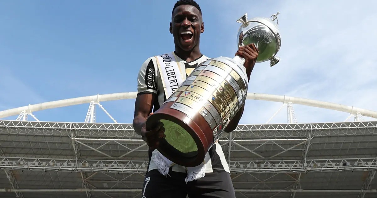 Botafogo intensifica negociações com Zenit por Luiz Henrique