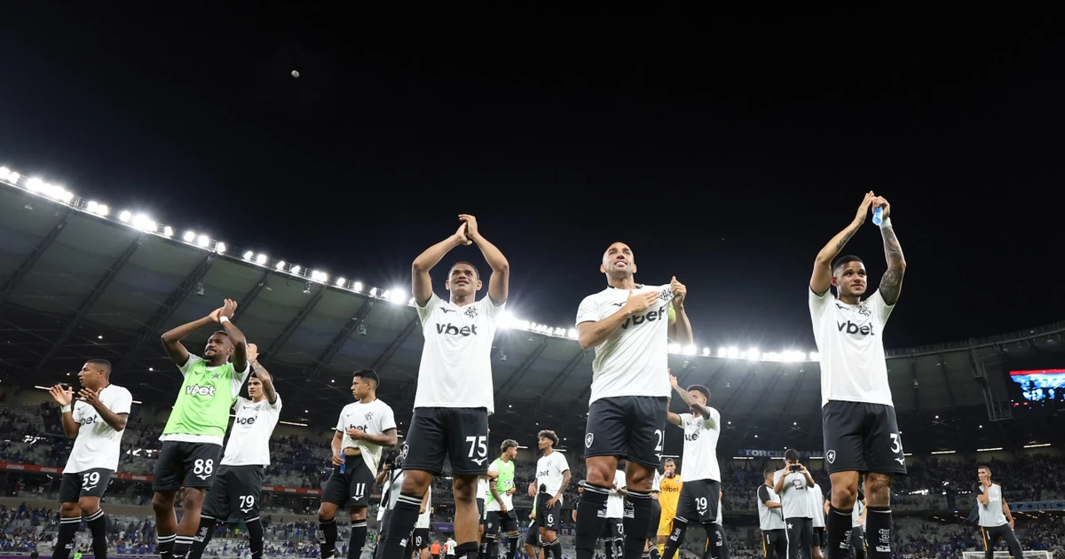 Botafogo quebra tabu de uma década e se aproxima do G-5 no Brasileirão