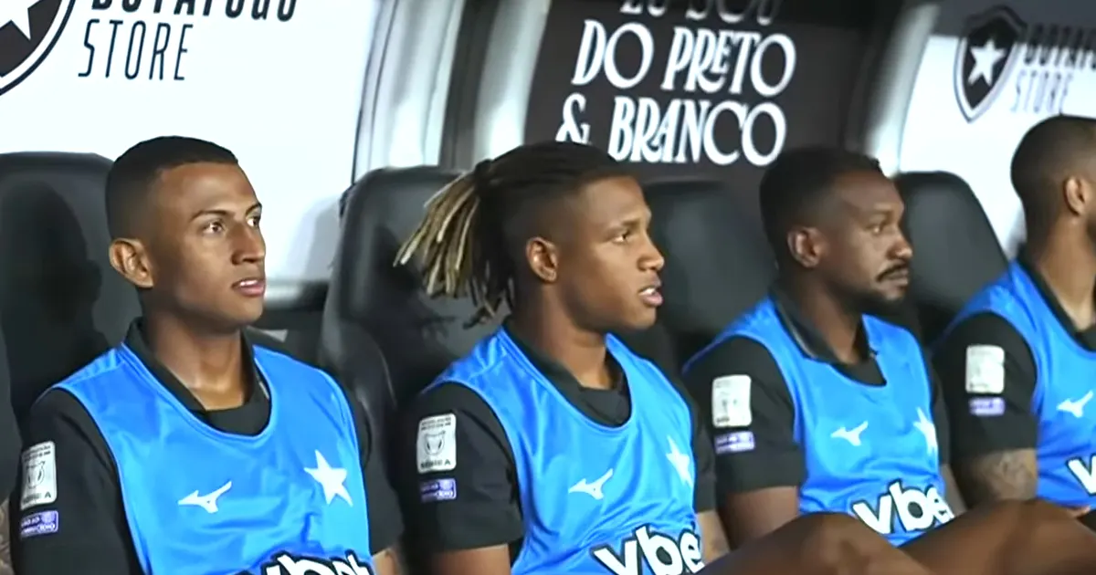 Botafogo segura Danilo em reviravolta no mercado e empata com Vitória pelo Brasileiro