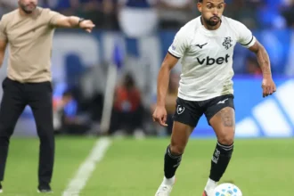 Botafogo supera expectativas e ganha elogios por postura corajosa no Brasileirão