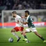 Bragantino domina, mas empata sem gols com o Coritiba pelo Brasileirão