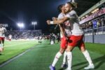 Bragantino e Coritiba duelam no Nabi Abi Chedid pela vigésima rodada do Brasileirão