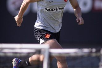 Bruno Lopes retorna aos treinos com o elenco profissional do Vasco