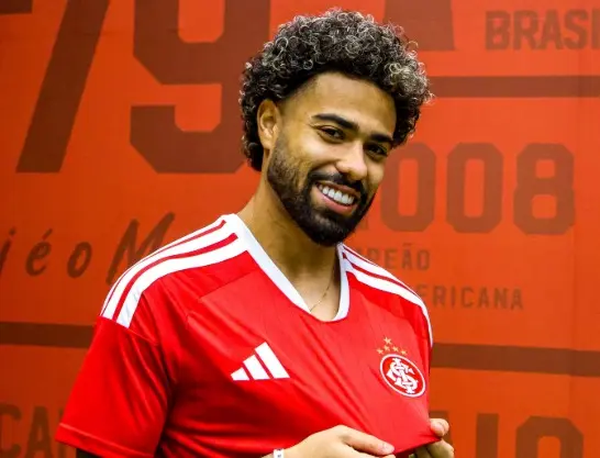 Calebe reforça o Internacional após passagem pelo futebol espanhol