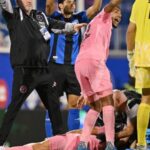 Choque de cabeça em campo gera preocupação e ambulância no jogo do Inter Miami