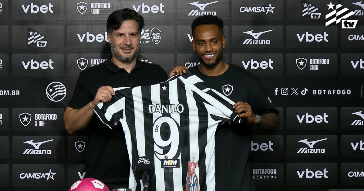 Com a camisa 9, Danilo Pereira é apresentado no Botafogo e promete aplicar experiência internacional