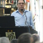 Conselheiros do Santos exigem explicações de Marcelo Teixeira sobre crise financeira