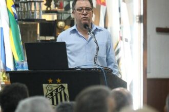 Conselheiros do Santos exigem explicações de Marcelo Teixeira sobre crise financeira