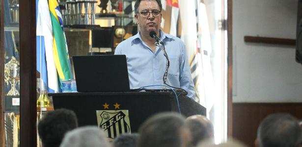 Conselheiros do Santos exigem explicações de Marcelo Teixeira sobre crise financeira