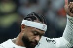 Corinthians acerta extensão de contrato com Memphis Depay por dois anos com corte salarial