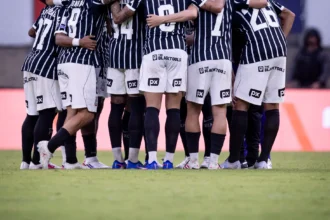Corinthians arranca empate sofrido contra Bahia e freia avanço na tabela do Brasileirão