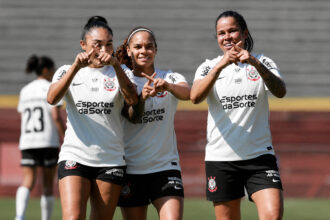 Corinthians assume a liderança do Brasileirão Feminino após goleada convincente