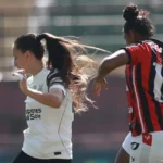 Corinthians domina Vitória por 4 a 0 e assume a ponta do Brasileirão Feminino