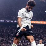 Corinthians e Athletico-pr se enfrentam na Neo Química Arena pelo Brasileirão
