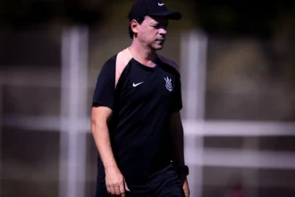 Corinthians foca em tática e supera desfalques para duelo contra Athletico-pr