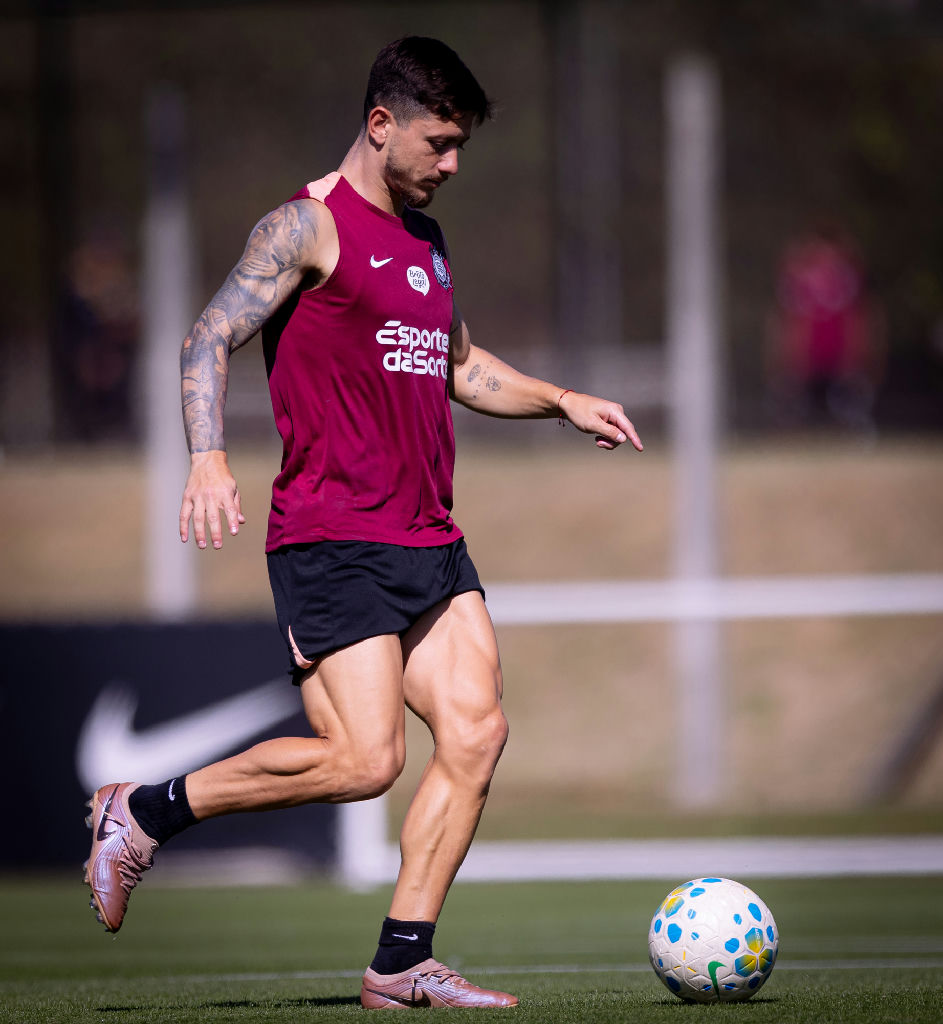 Corinthians intensifica preparação em sessão de treino focada