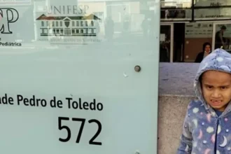 Criança de 7 anos enfrenta luta contra tumor cerebral e busca apoio para tratamento