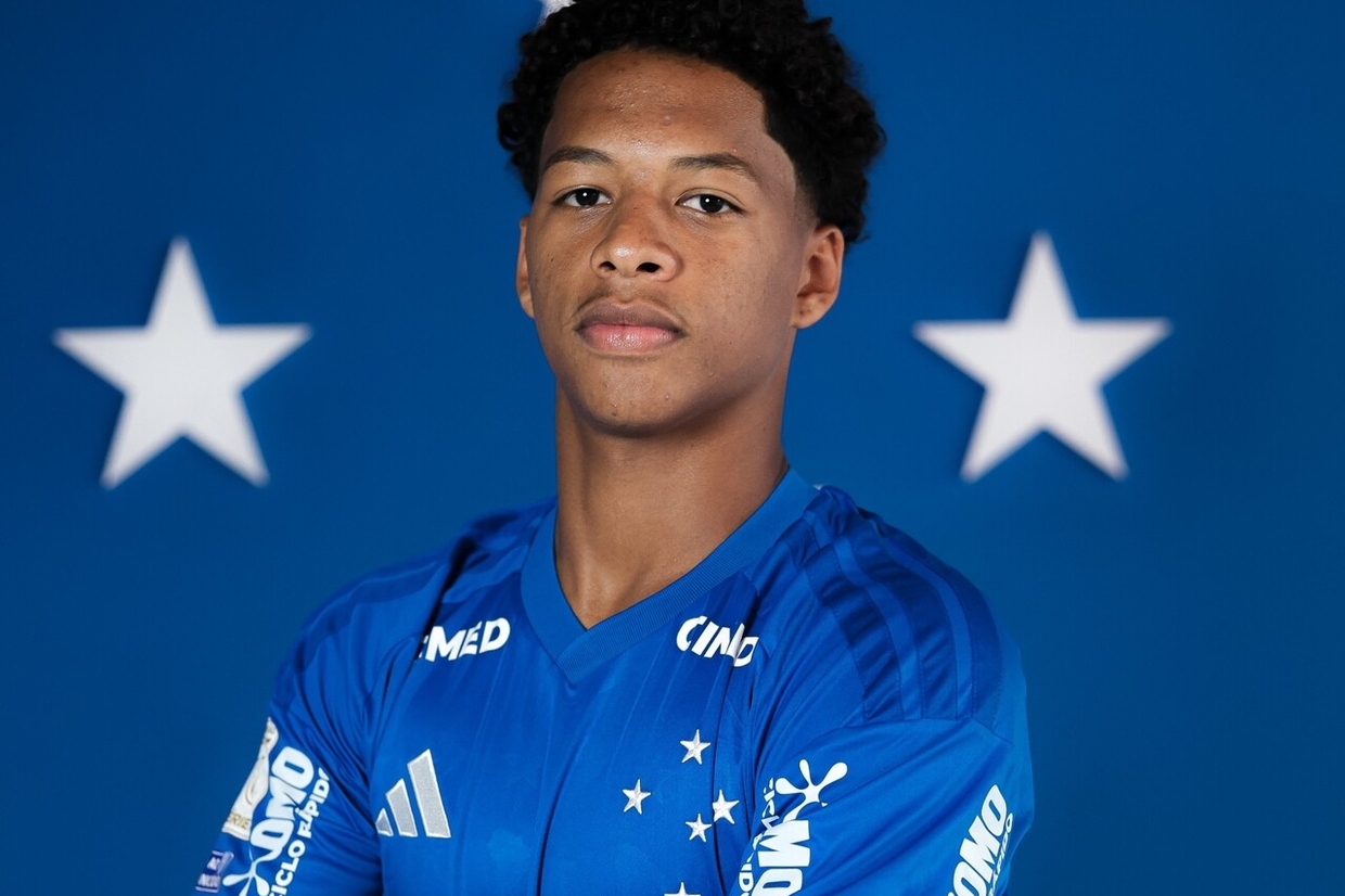 Cruzeiro oficializa chegada de Zé Lucas após superar disputa com o Flamengo