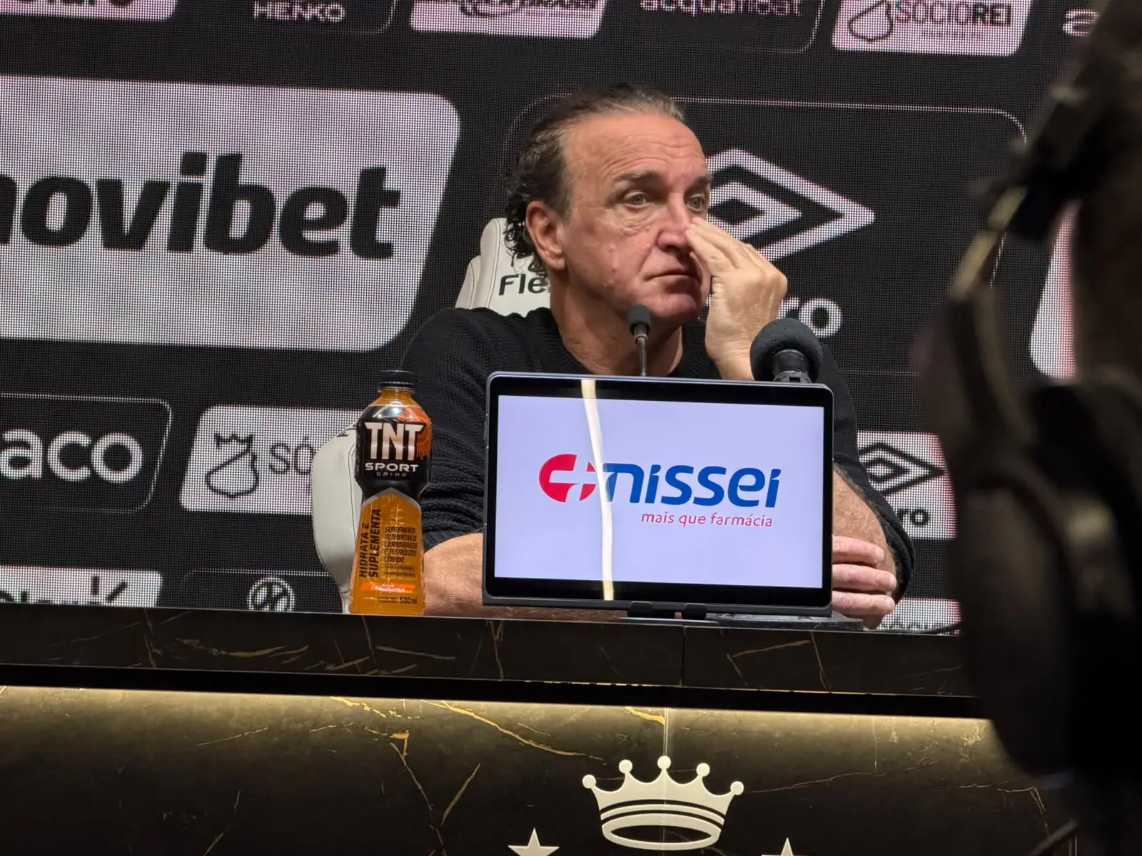 Cuca admite preocupação com risco de rebaixamento do Santos no Brasileirão