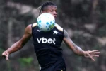 Danilo entra na mira da Premier League após articulação de Kia Joorabchian
