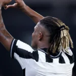 Danilo lidera o primeiro turno do Brasileirão e conquista o prêmio Bola de Prata pelo Botafogo
