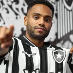 Danilo Pereira chega ao Botafogo sob expectativa e alerta físico