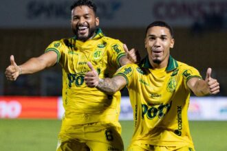 Denílson projeta duelo contra o Vasco e afirma que Mirassol vive sua melhor fase