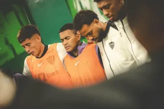 Dudu celebra recepção calorosa da torcida do Palmeiras em reencontro no Allianz Parque