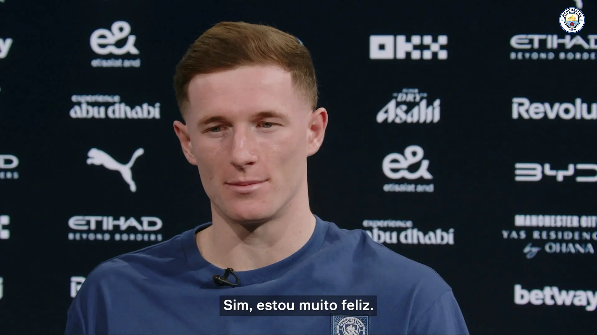 Elliot Anderson celebra parceria com Enzo Maresca em sua primeira fala como atleta do Manchester City