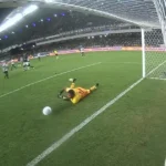 Falha de Lucas Arcanjo marca derrota do Vitória contra o Remo no Mangueirão