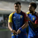 Falhas defensivas do Santos permitem reação da UCV na Vila Belmiro