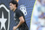 Ferraresi: Botafogo finaliza acordo para permanência do zagueiro por três anos